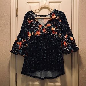 Susan Betro floral tunic🌺